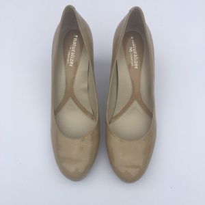 BRAND NEW!! Naturalizer nude patent leather pump